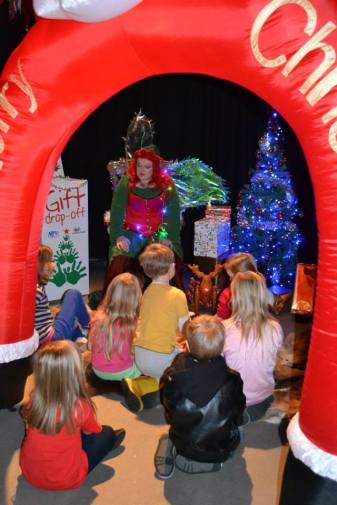 Christmas Theme Storytelling_zpsyc8hb2bx